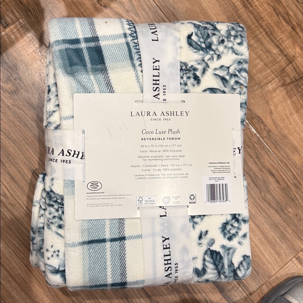 Laura Ashley Blue Floral and Plaid Reversible Plush Throw Blanket - Picture 8 of 9